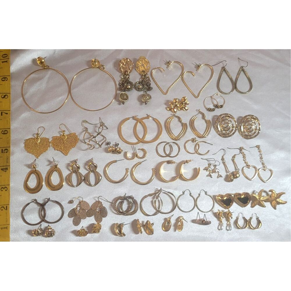 35+ Pc Goldtone Vtg Y2K Pierced Earrings Lot Mixed Styles Hoops Dangle Drop